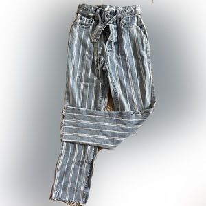 Perfect condition white striped jeans with built in matching belt